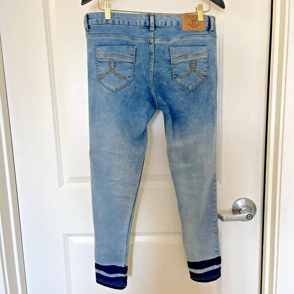 Bundle It! Cherokee Women's Mid Waist Ankle Blue Denim 5 Pocket Jeans Size 30 - Picture 7 of 12